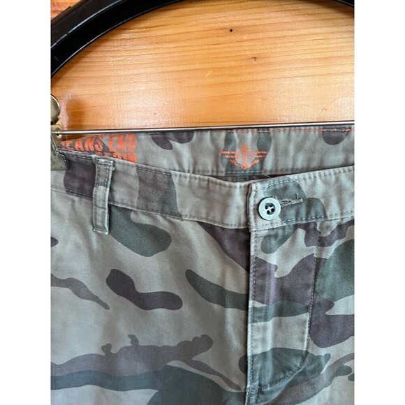 Dockers Alpha Slim Khaki Camo Men Shorts 36 - Picture 2 of 5